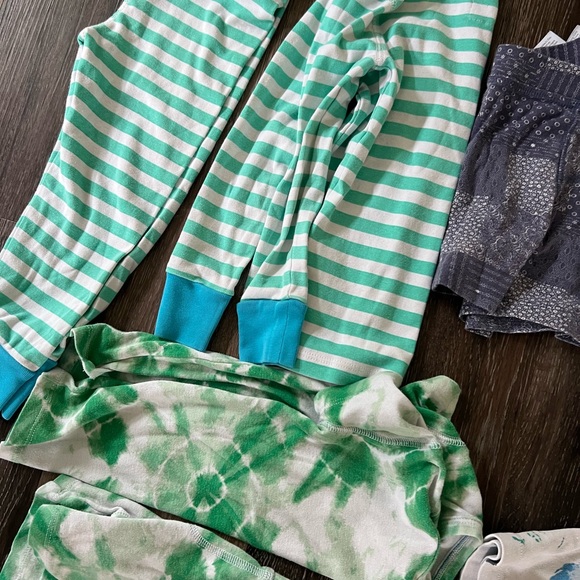 6 pairs of Crew cuts boys pajamas - Picture 2 of 4